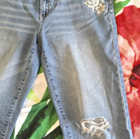 High Waisted Distressed Womens R Jeans - Picture 12 of 12